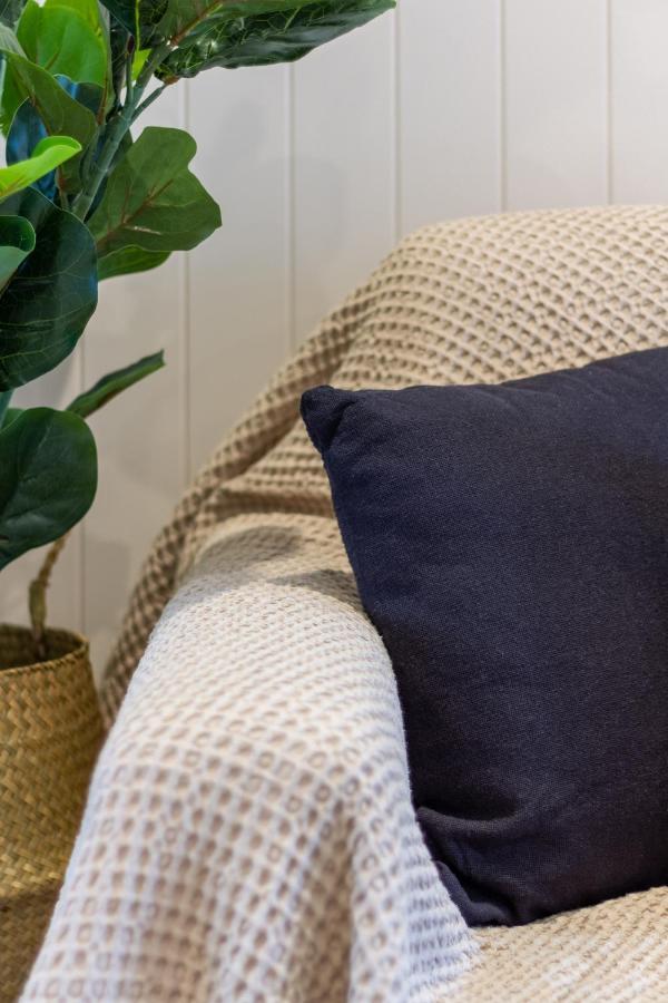 In The Heart Of It All: 2 Bed Cbd Townhouse Christchurch Bagian luar foto