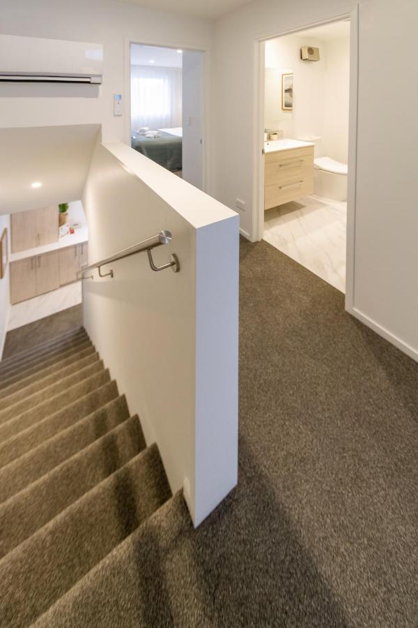 In The Heart Of It All: 2 Bed Cbd Townhouse Christchurch Bagian luar foto