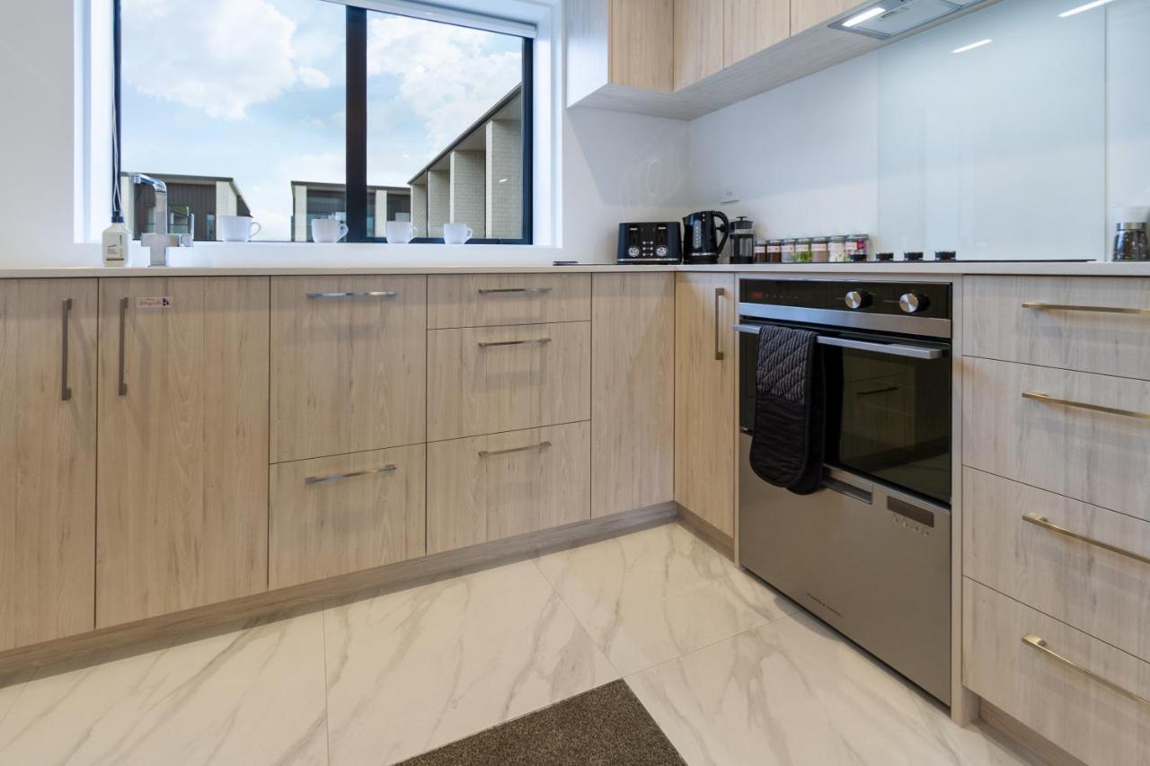In The Heart Of It All: 2 Bed Cbd Townhouse Christchurch Bagian luar foto
