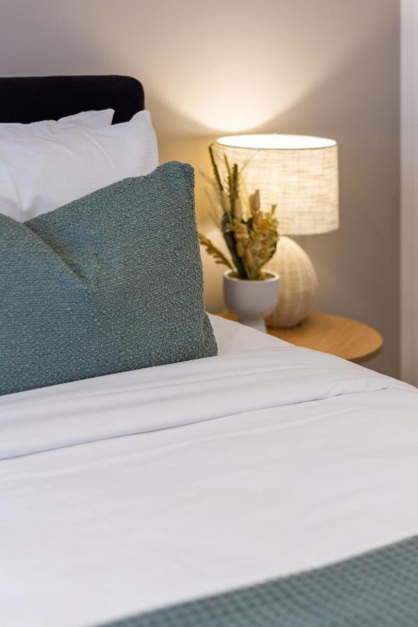 In The Heart Of It All: 2 Bed Cbd Townhouse Christchurch Bagian luar foto