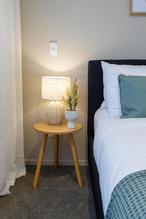 In The Heart Of It All: 2 Bed Cbd Townhouse Christchurch Bagian luar foto