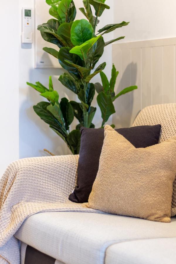 In The Heart Of It All: 2 Bed Cbd Townhouse Christchurch Bagian luar foto