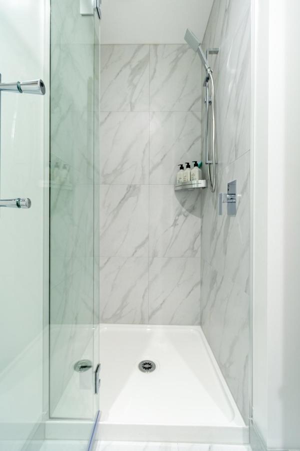 In The Heart Of It All: 2 Bed Cbd Townhouse Christchurch Bagian luar foto