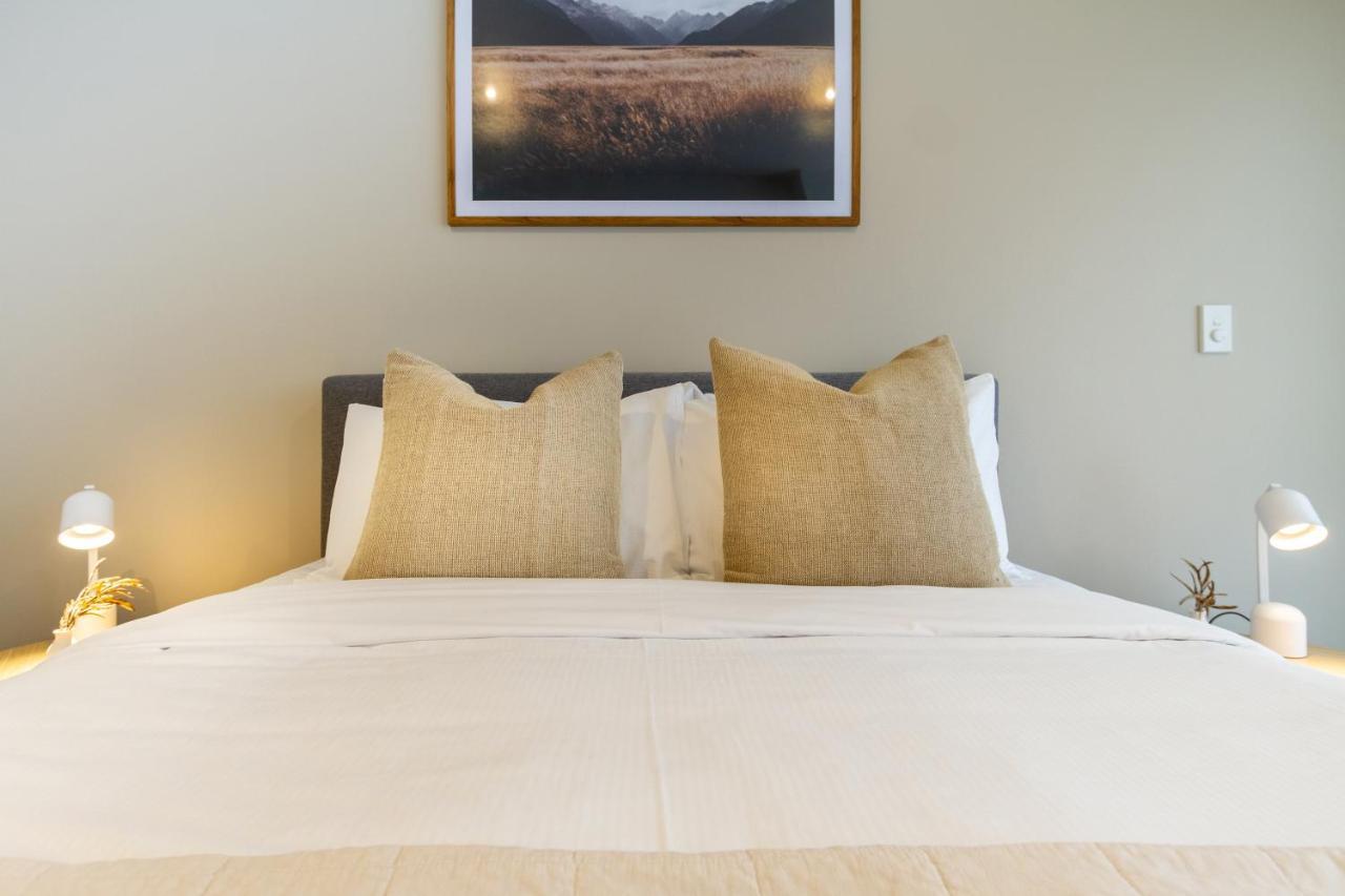In The Heart Of It All: 2 Bed Cbd Townhouse Christchurch Bagian luar foto