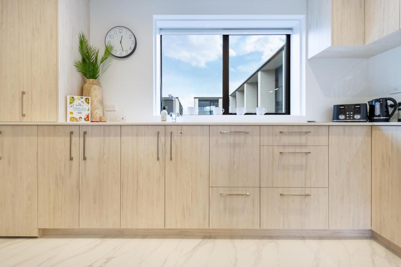 In The Heart Of It All: 2 Bed Cbd Townhouse Christchurch Bagian luar foto